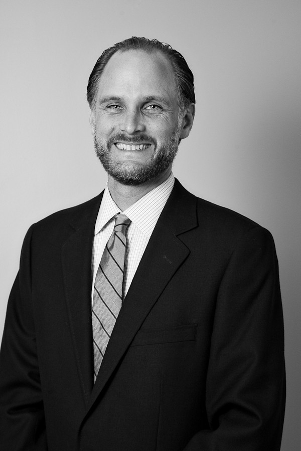 Headshot of Intellectual Property Attorney and Patent Litigator Eric Buresh